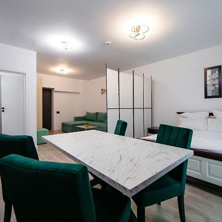 L&V Family Studio Apartment Sinaia Exterior foto